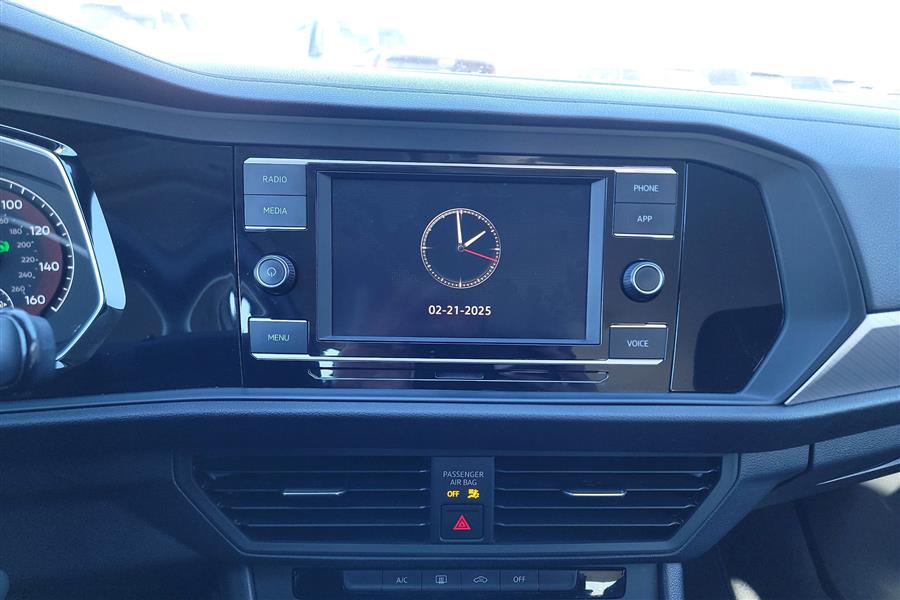 2021 Volkswagen Jetta R-Line Auto photo