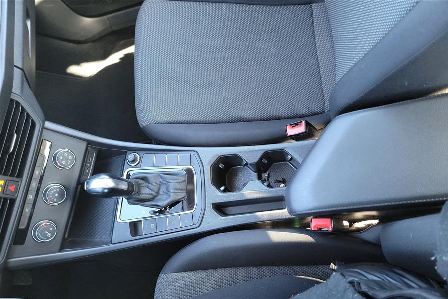 2021 Volkswagen Jetta R-Line Auto photo