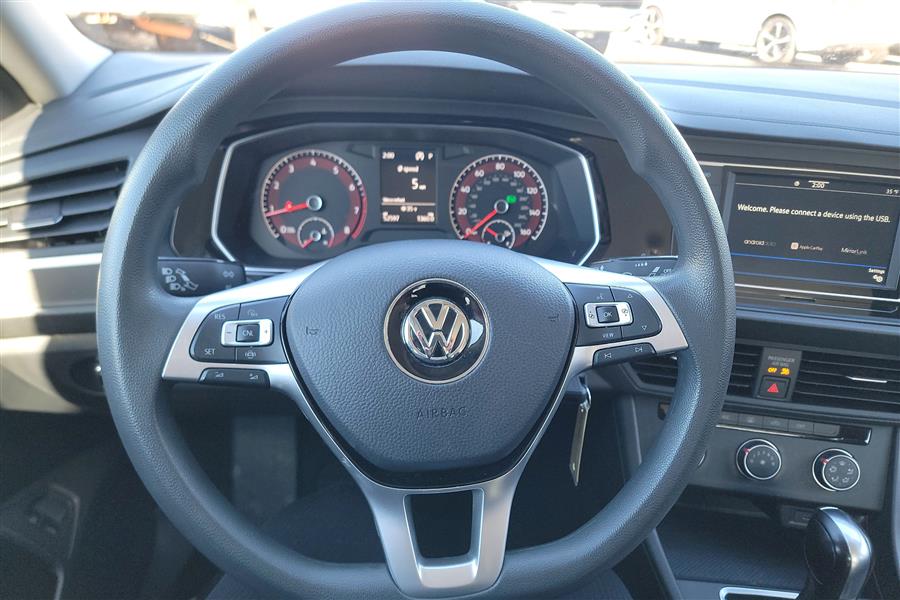 2021 Volkswagen Jetta R-Line Auto photo
