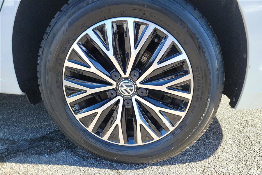2021 Volkswagen Jetta R-Line Auto photo
