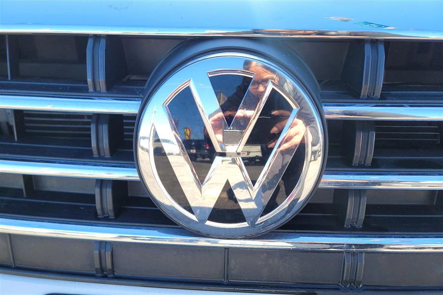 2021 Volkswagen Jetta R-Line Auto photo