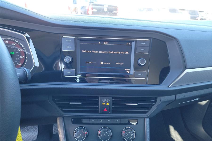 2021 Volkswagen Jetta R-Line Auto photo