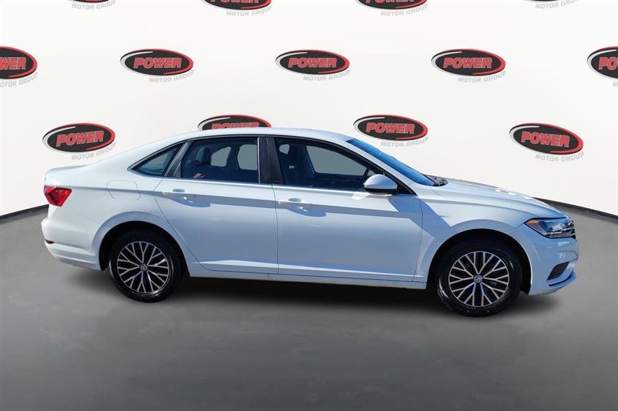 2021 Volkswagen Jetta R-Line Auto photo