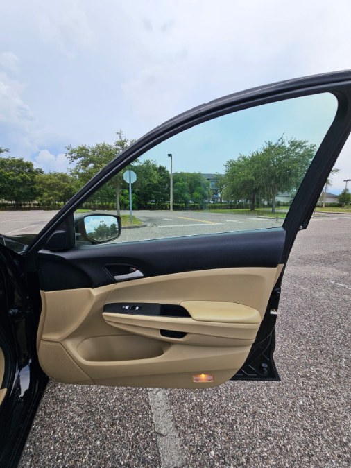 2011 Honda Accord LX-P photo