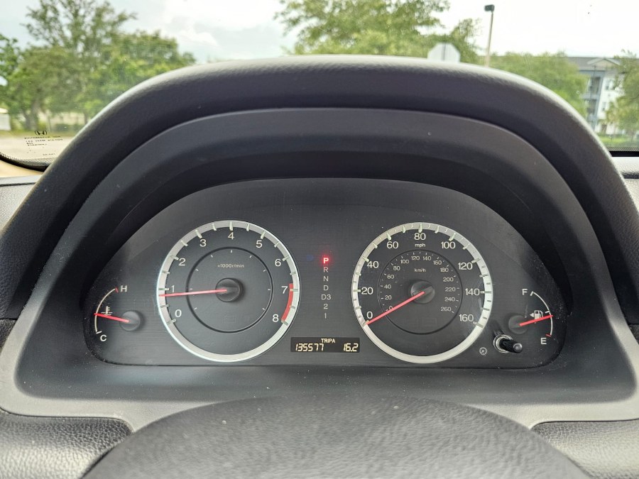 2011 Honda Accord LX-P photo