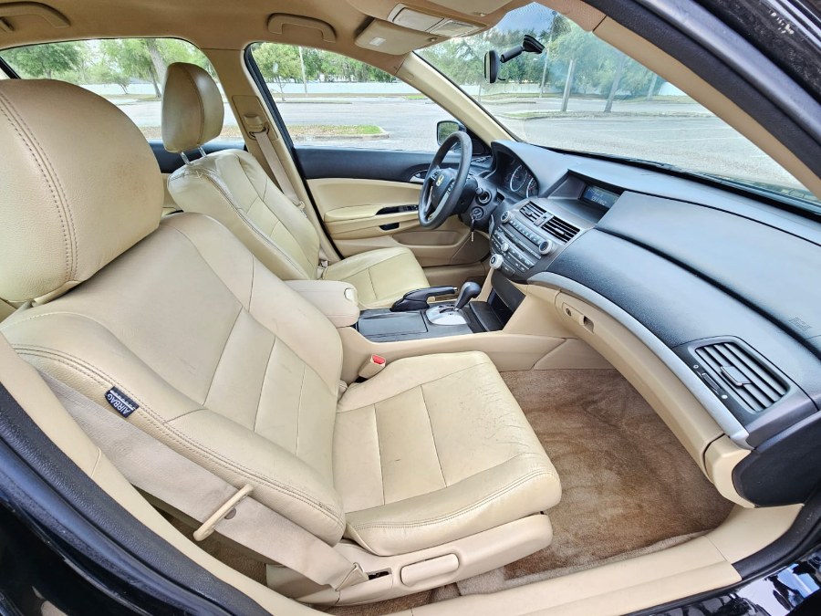 2011 Honda Accord LX-P photo