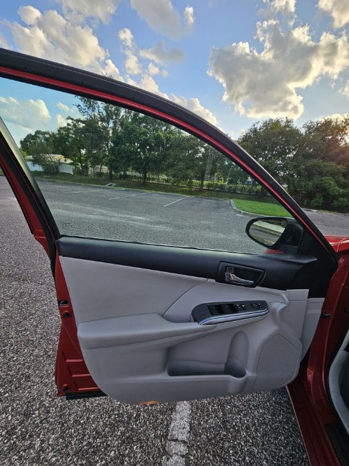 2013 Toyota Camry Hybrid LE photo