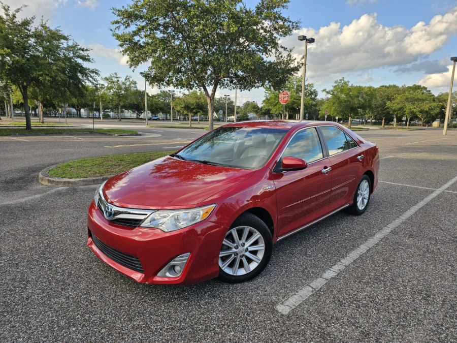 2013 Toyota Camry Hybrid LE photo