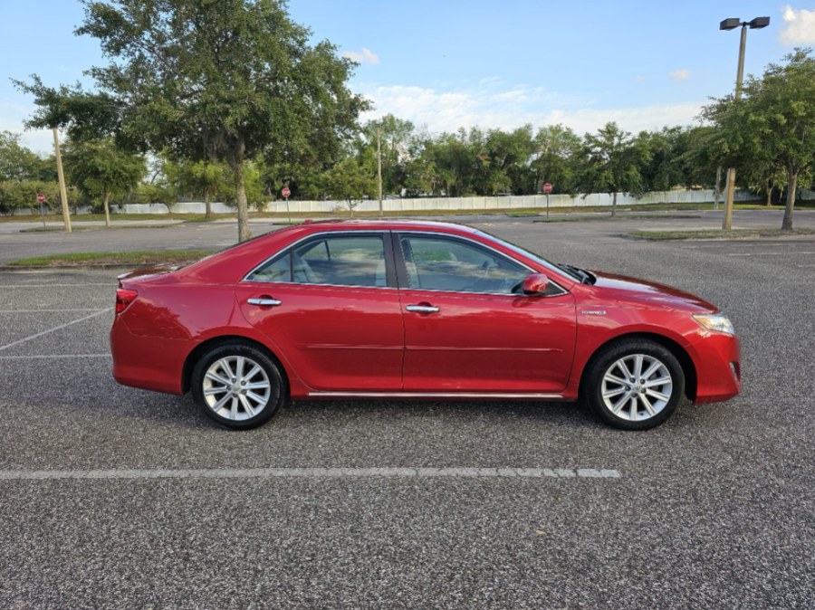 2013 Toyota Camry Hybrid LE photo