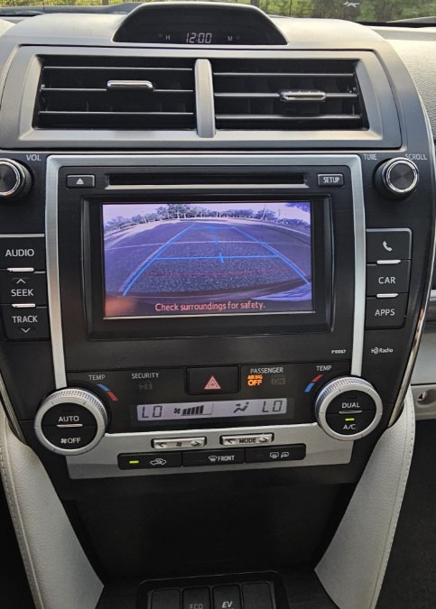 2013 Toyota Camry Hybrid LE photo
