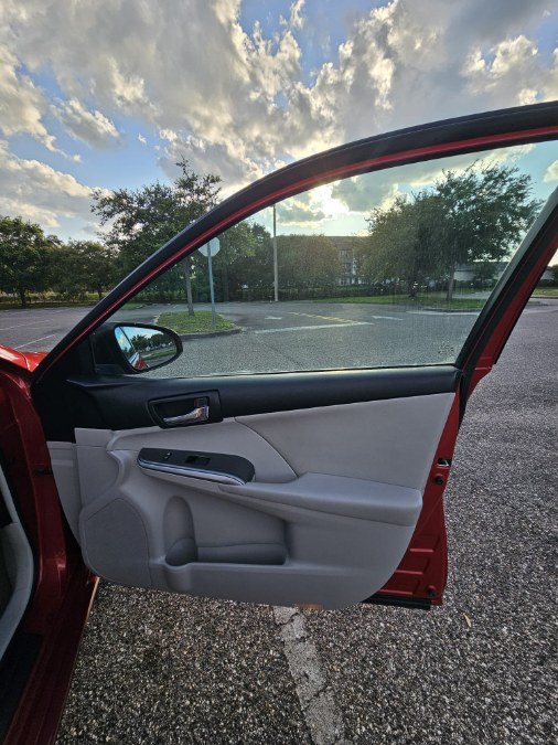 2013 Toyota Camry Hybrid LE photo