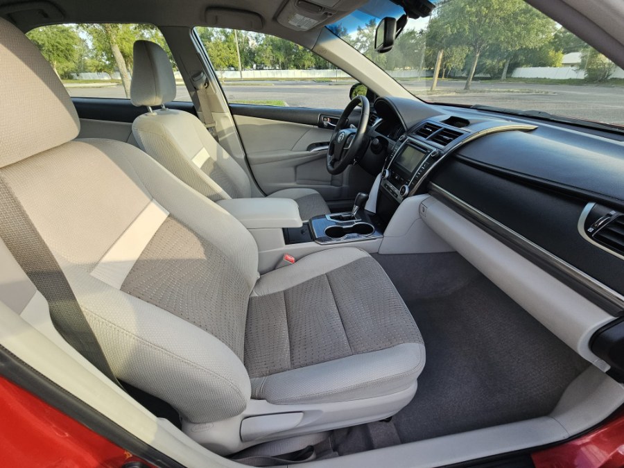 2013 Toyota Camry Hybrid LE photo