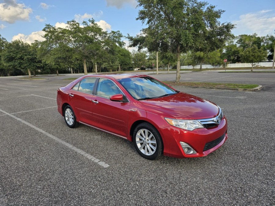 2013 Toyota Camry Hybrid LE photo