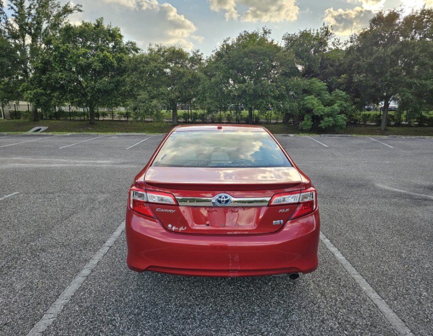 2013 Toyota Camry Hybrid LE photo