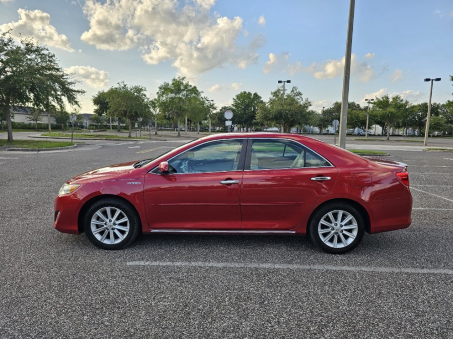 2013 Toyota Camry Hybrid LE photo