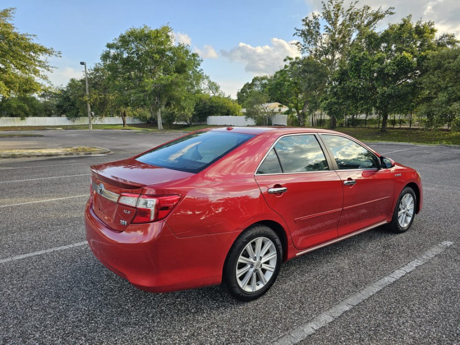 2013 Toyota Camry Hybrid LE photo