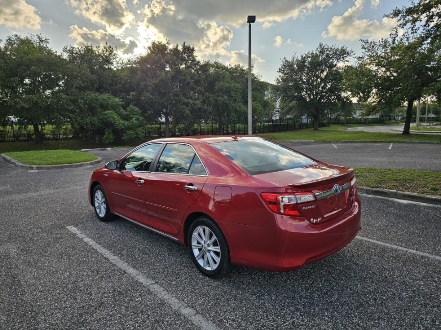 2013 Toyota Camry Hybrid LE photo