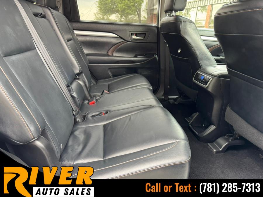 2015 Toyota Highlander AWD 4dr V6 XLE (Natl) photo