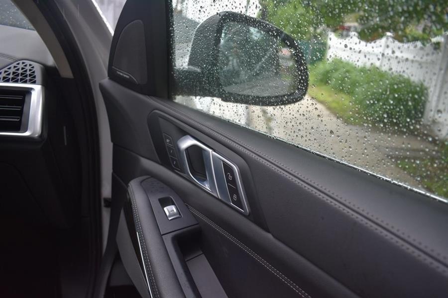 2024 BMW X7 xDrive40i photo