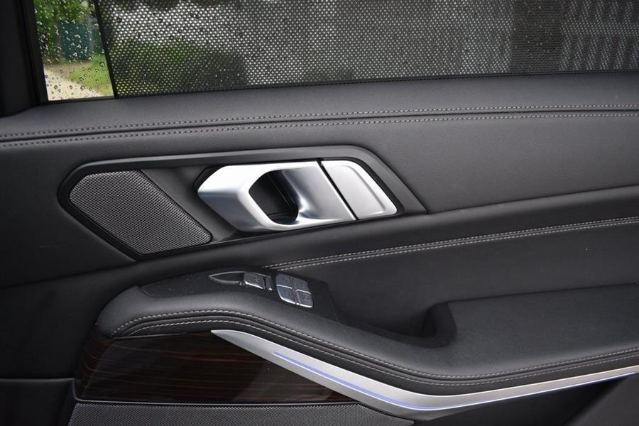2024 BMW X7 xDrive40i photo