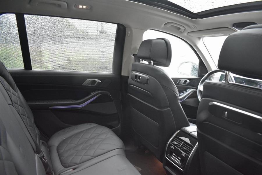 2024 BMW X7 xDrive40i photo