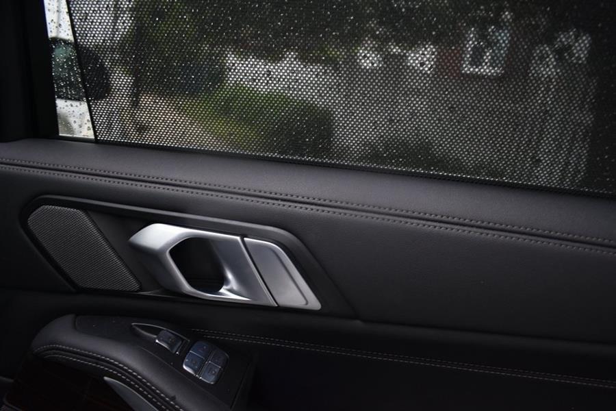 2024 BMW X7 xDrive40i photo