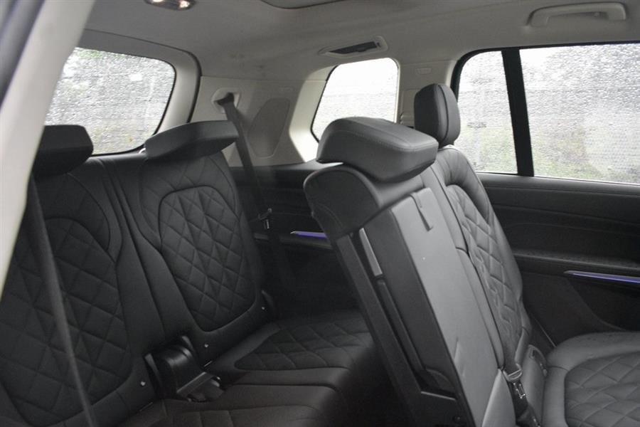 2024 BMW X7 xDrive40i photo