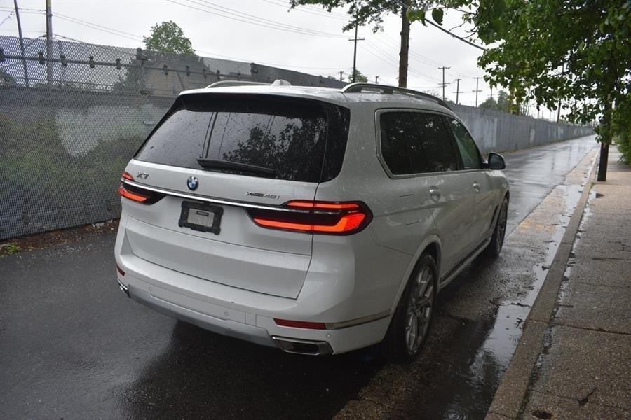 2024 BMW X7 xDrive40i photo