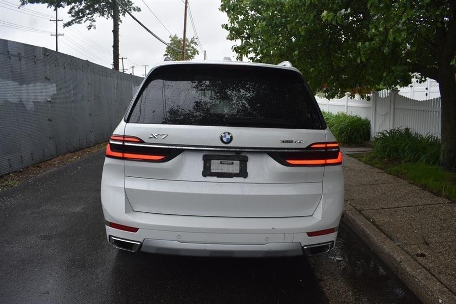 2024 BMW X7 xDrive40i photo