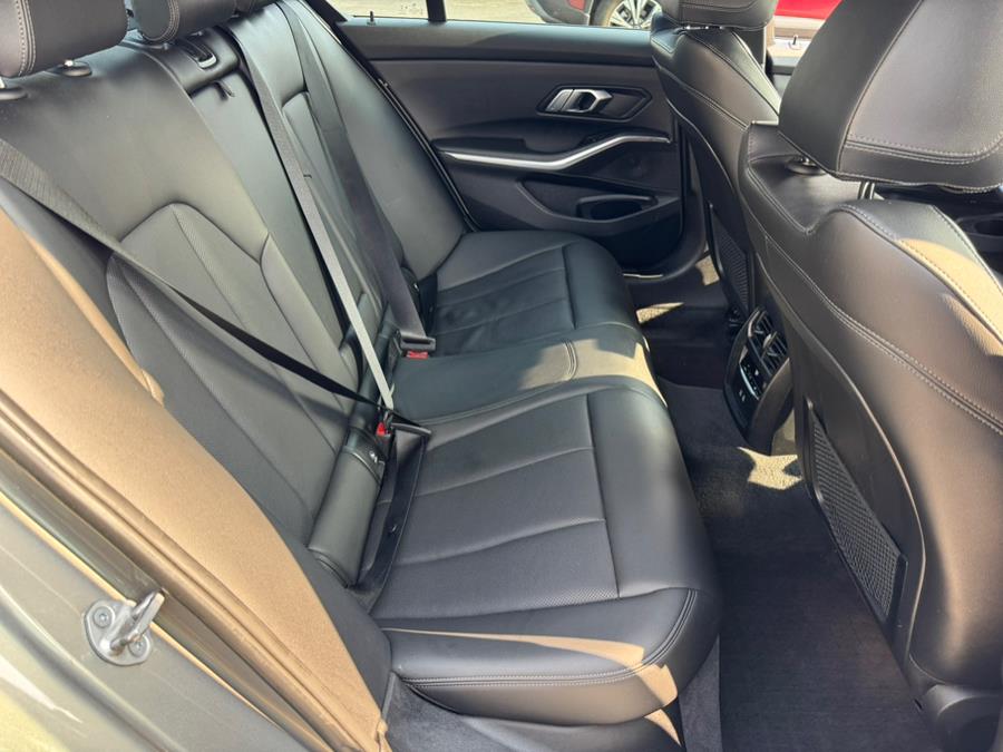 2022 BMW 3-Series 330i xDrive Sedan photo