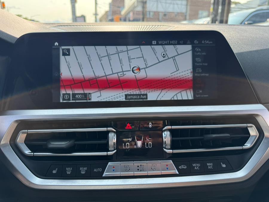 2022 BMW 3-Series 330i xDrive Sedan photo