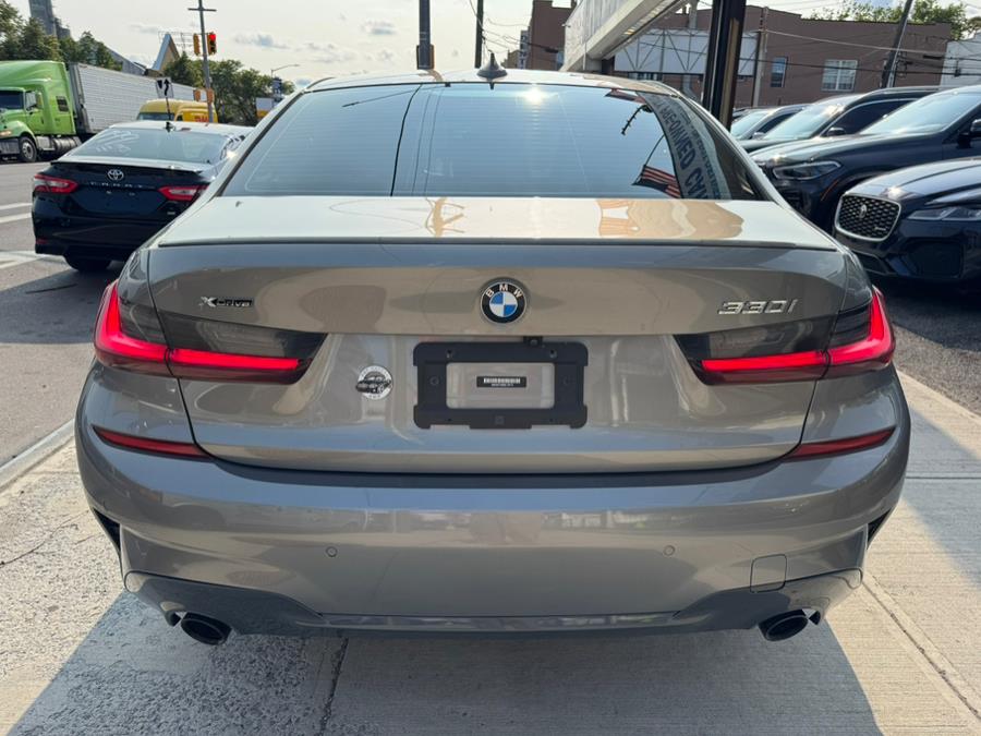 2022 BMW 3-Series 330i xDrive Sedan photo