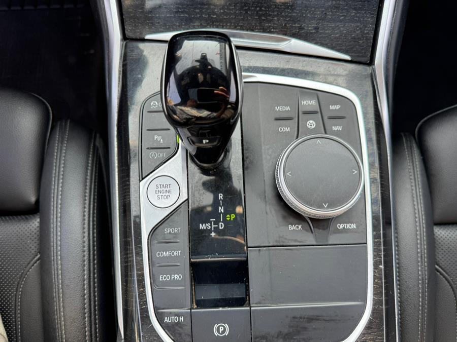 2022 BMW 3-Series 330i xDrive Sedan photo