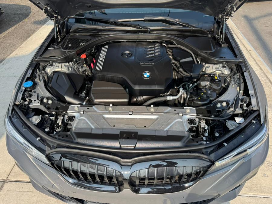 2022 BMW 3-Series 330i xDrive Sedan photo