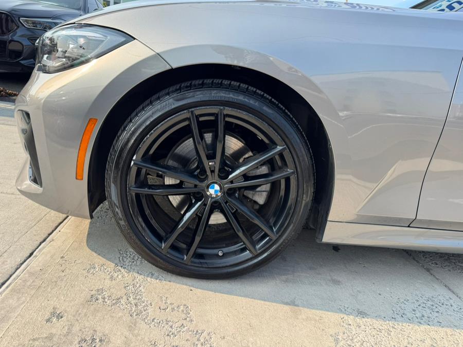 2022 BMW 3-Series 330i xDrive Sedan photo