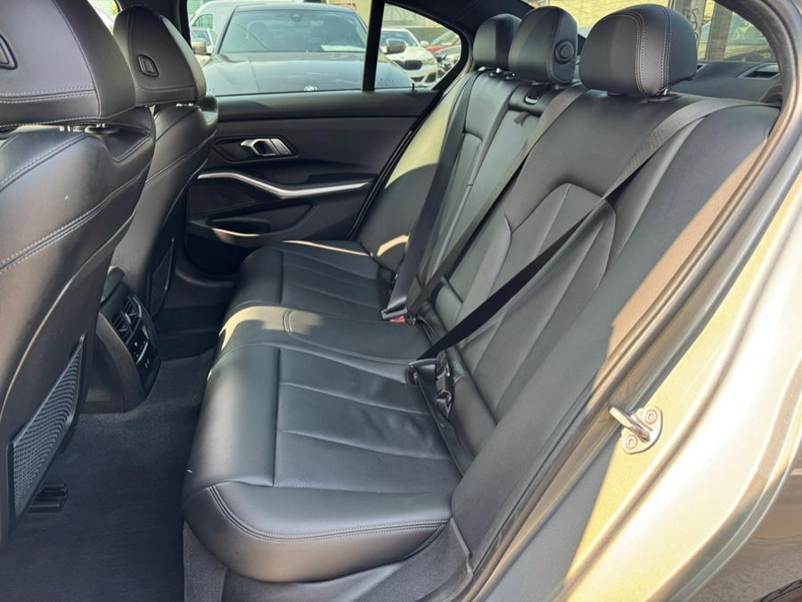 2022 BMW 3-Series 330i xDrive Sedan photo