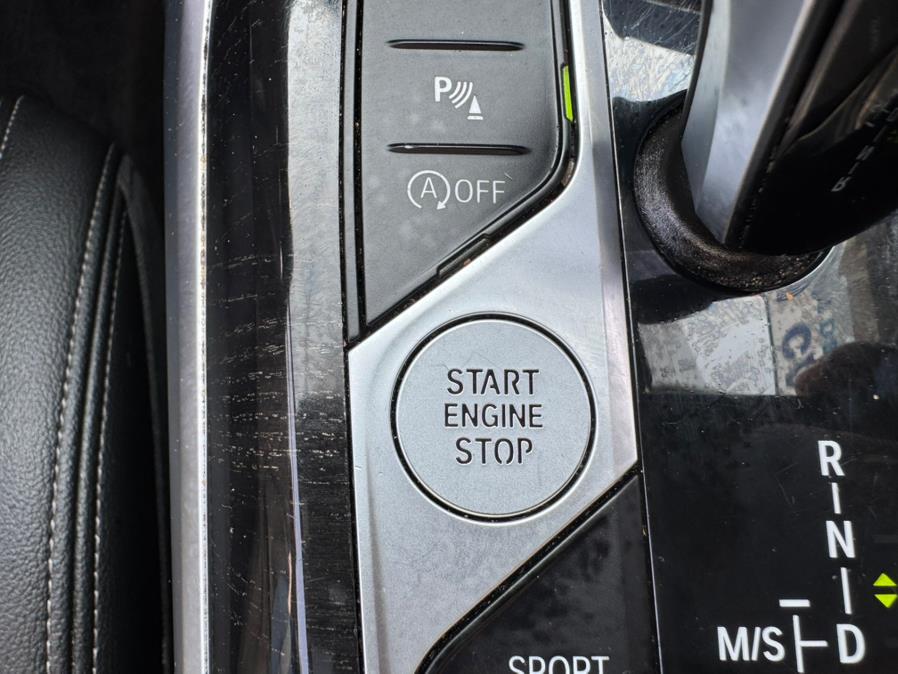2022 BMW 3-Series 330i xDrive Sedan photo