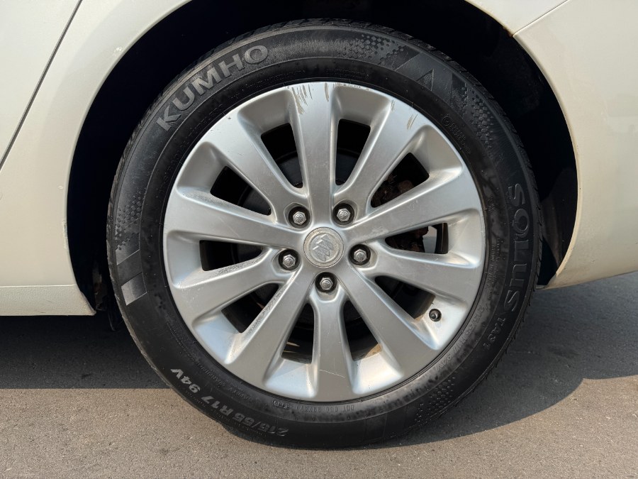 2012 Buick Verano Leather Group photo