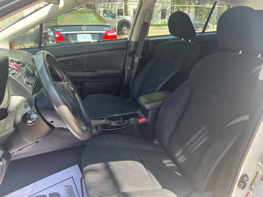 2014 Subaru Impreza 2.0i photo