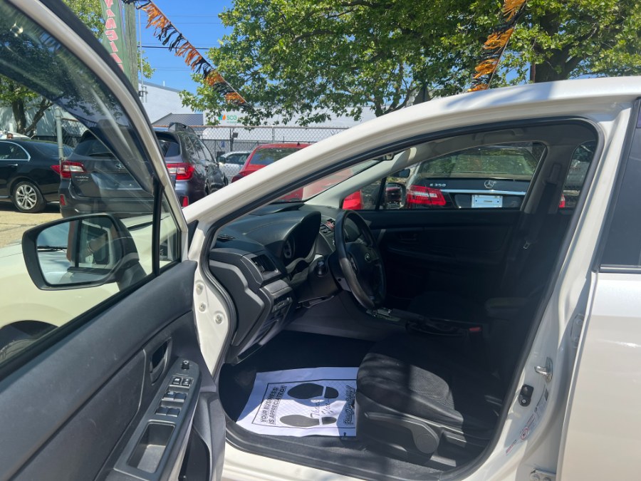 2014 Subaru Impreza 2.0i photo