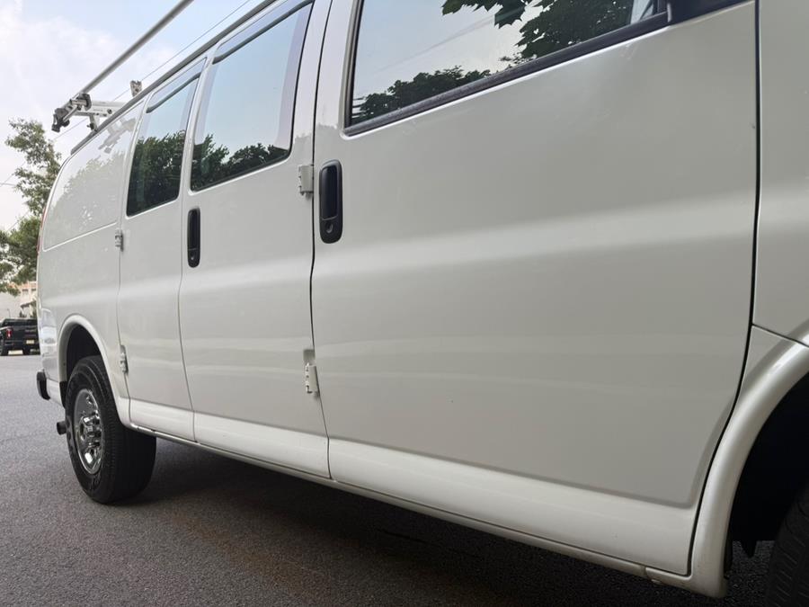 2014 GMC Savana 2500 2500 photo