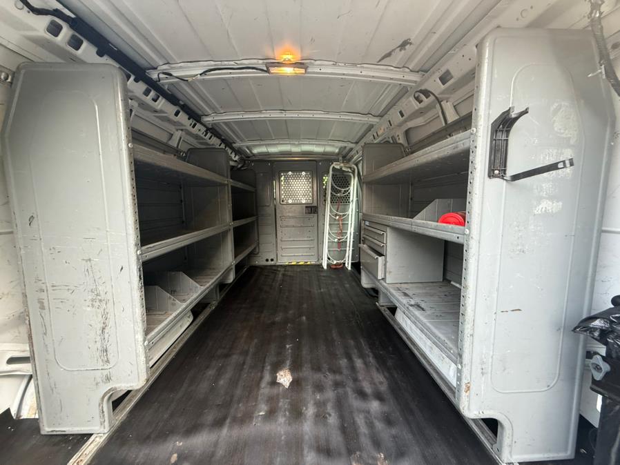 2014 GMC Savana 2500 2500 photo