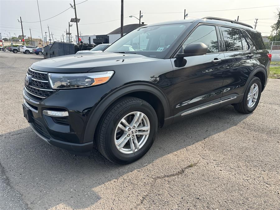 2023 Ford Explorer XLT photo
