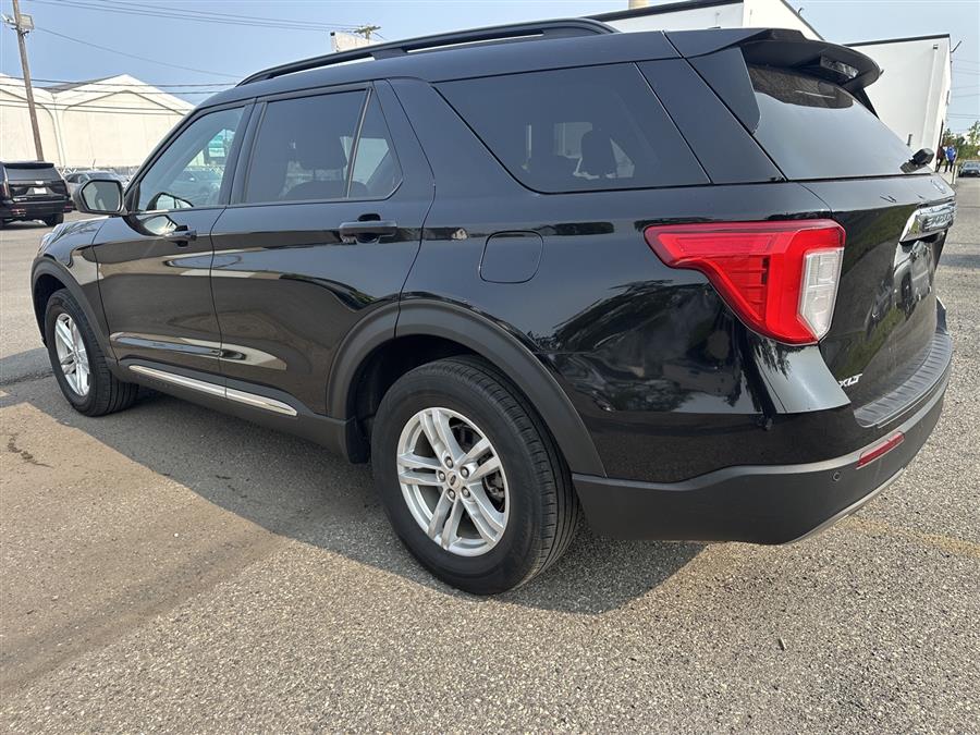 2023 Ford Explorer XLT photo