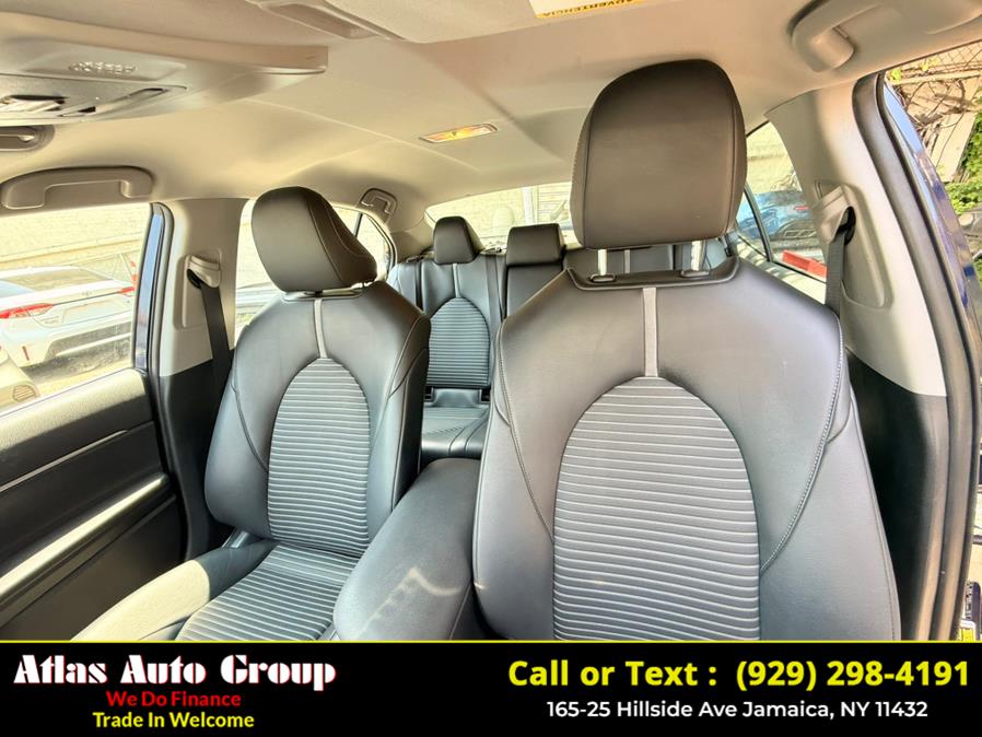 2022 Toyota Camry SE Auto (Natl) photo