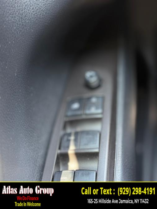 2022 Toyota Camry SE Auto (Natl) photo