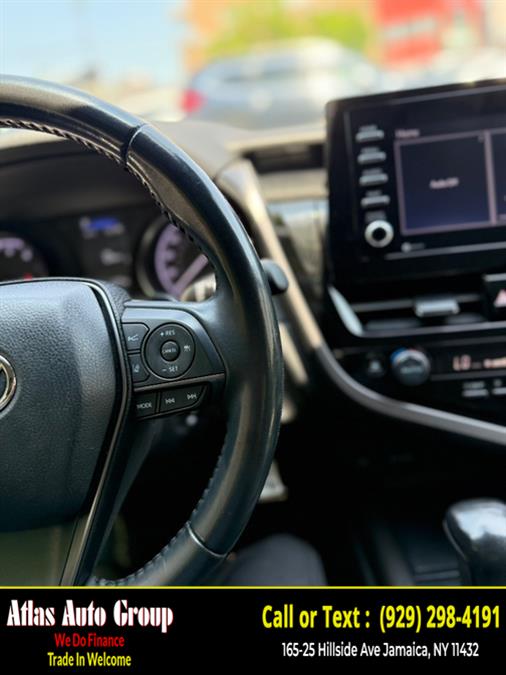 2022 Toyota Camry SE Auto (Natl) photo