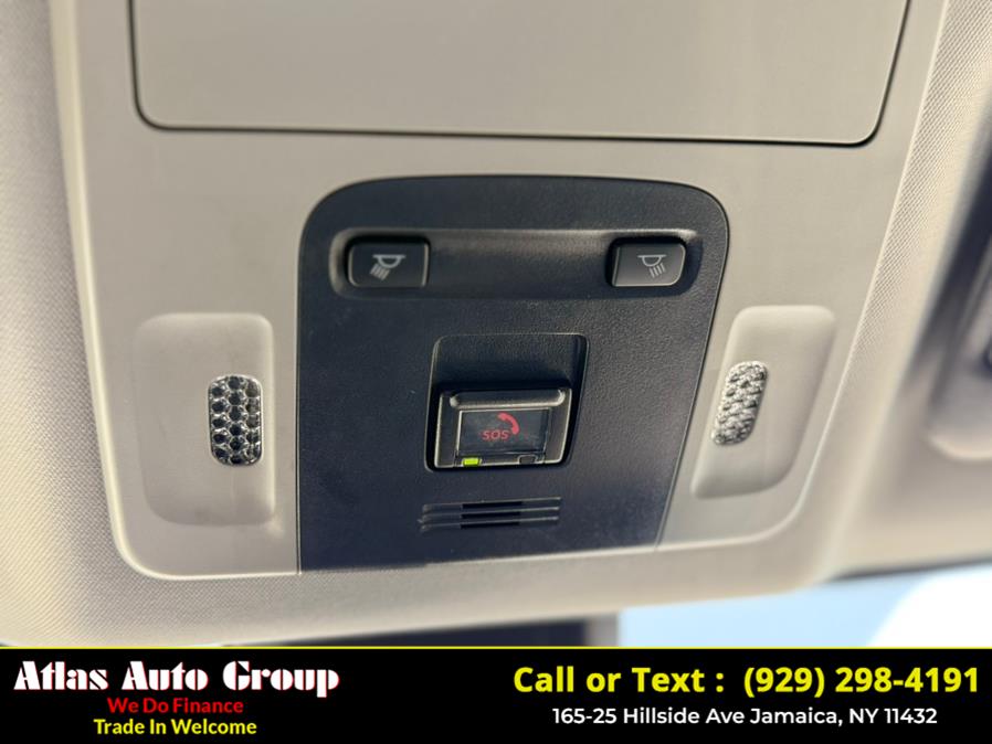 2022 Toyota Camry SE Auto (Natl) photo