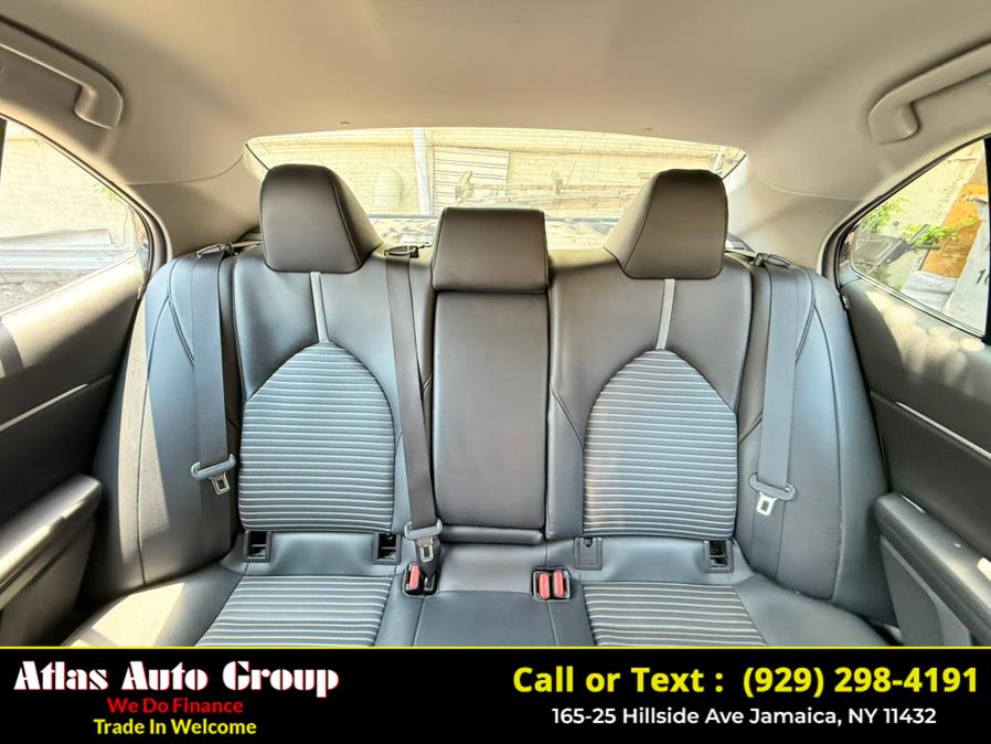 2022 Toyota Camry SE Auto (Natl) photo