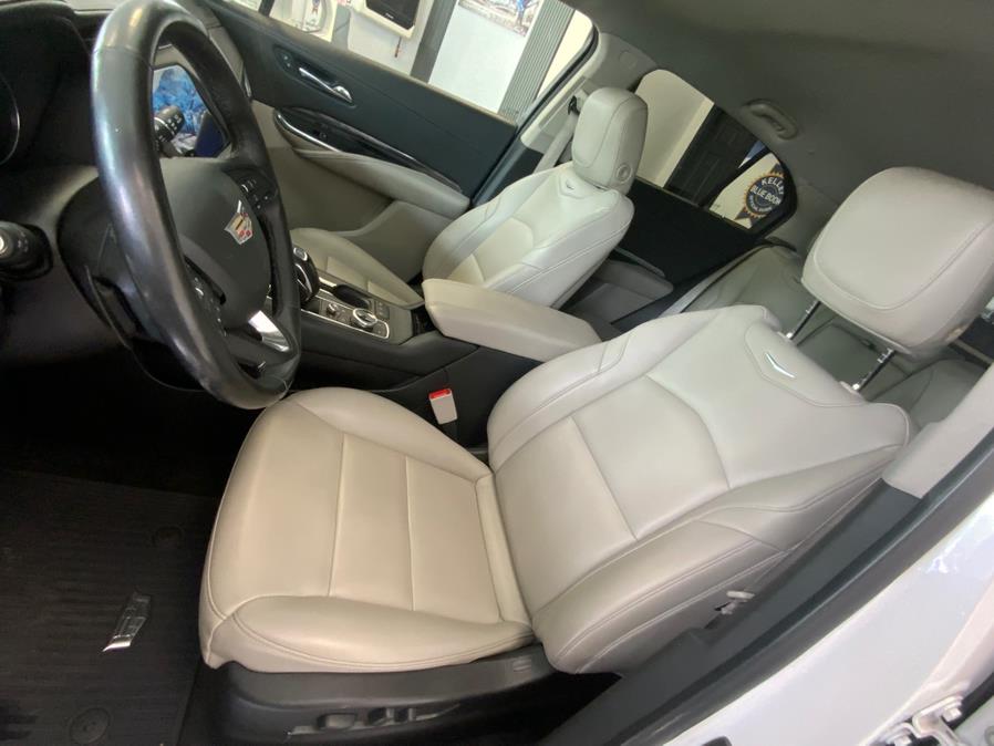 2019 Cadillac XT4 AWD 4dr Luxury photo